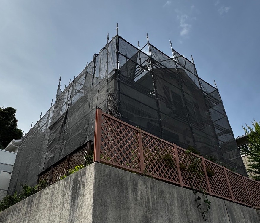 【足場】稲城市若葉台にて仮設工事